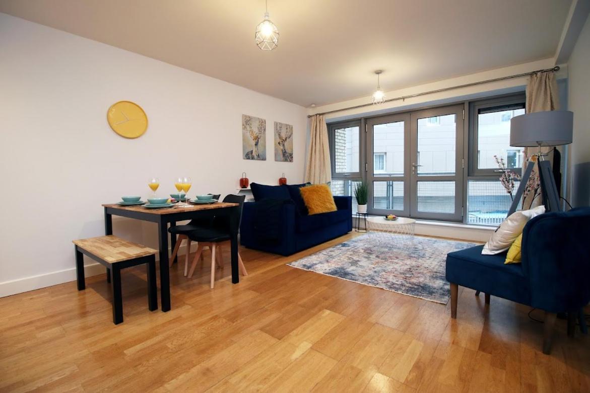 Bright 1Bedroom Apartment, Central Location With Balcony Бристол Екстериор снимка