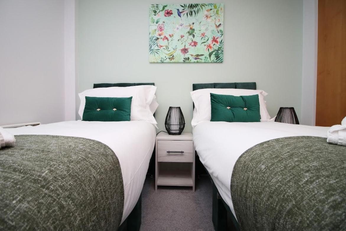 Hamilton Court 1Bedroom Apartment, Bright And Central Location With Balcony And Wi-Fi Бристол Екстериор снимка