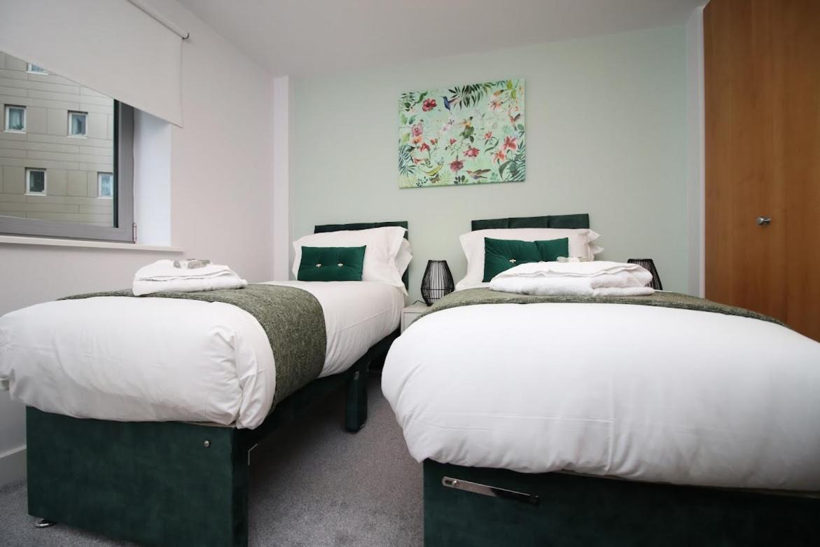 Bright 1Bedroom Apartment, Central Location With Balcony Бристол Екстериор снимка