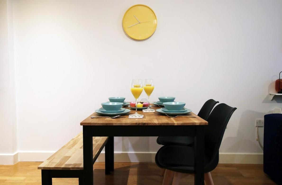 Bright 1Bedroom Apartment, Central Location With Balcony Бристол Екстериор снимка
