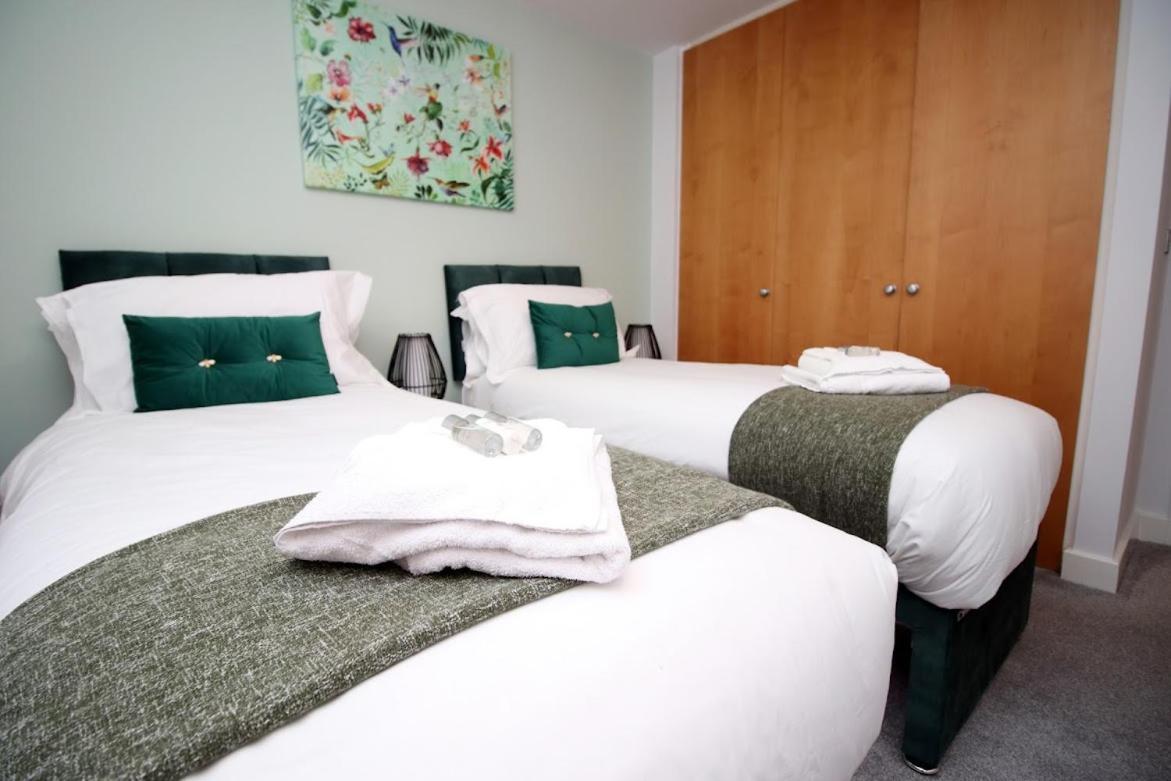 Bright 1Bedroom Apartment, Central Location With Balcony Бристол Екстериор снимка