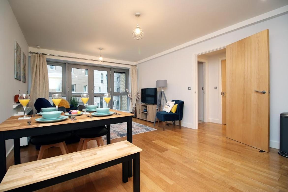 Hamilton Court 1Bedroom Apartment, Bright And Central Location With Balcony And Wi-Fi Бристол Екстериор снимка