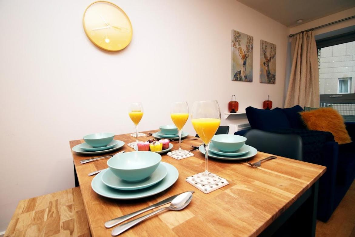Bright 1Bedroom Apartment, Central Location With Balcony Бристол Екстериор снимка