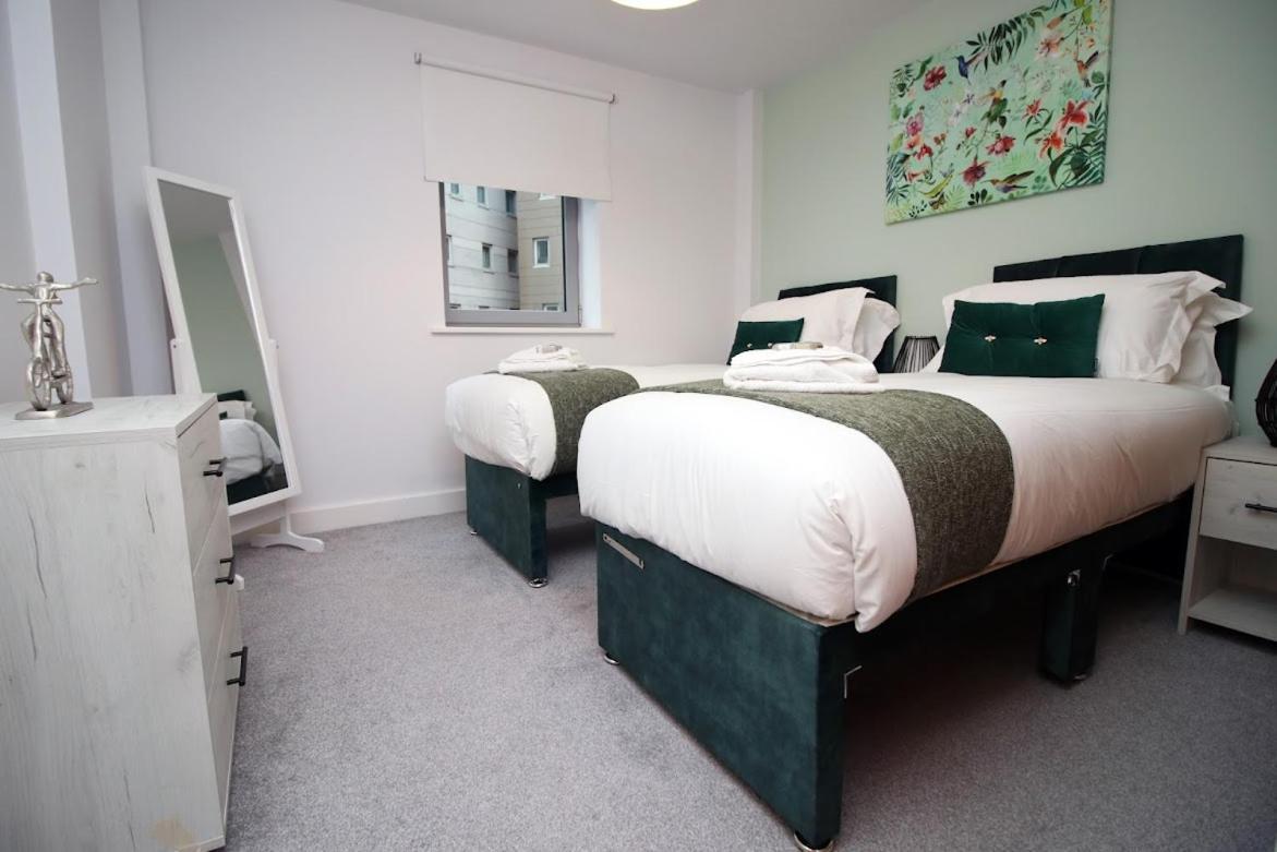 Hamilton Court 1Bedroom Apartment, Bright And Central Location With Balcony And Wi-Fi Бристол Екстериор снимка